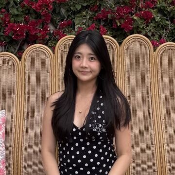 Chloe Lin head shot