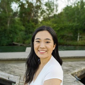 Elaine Zhang head shot